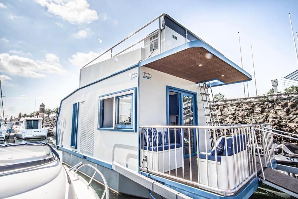 Flotante Unico C15a01 Hotel en barco Santander